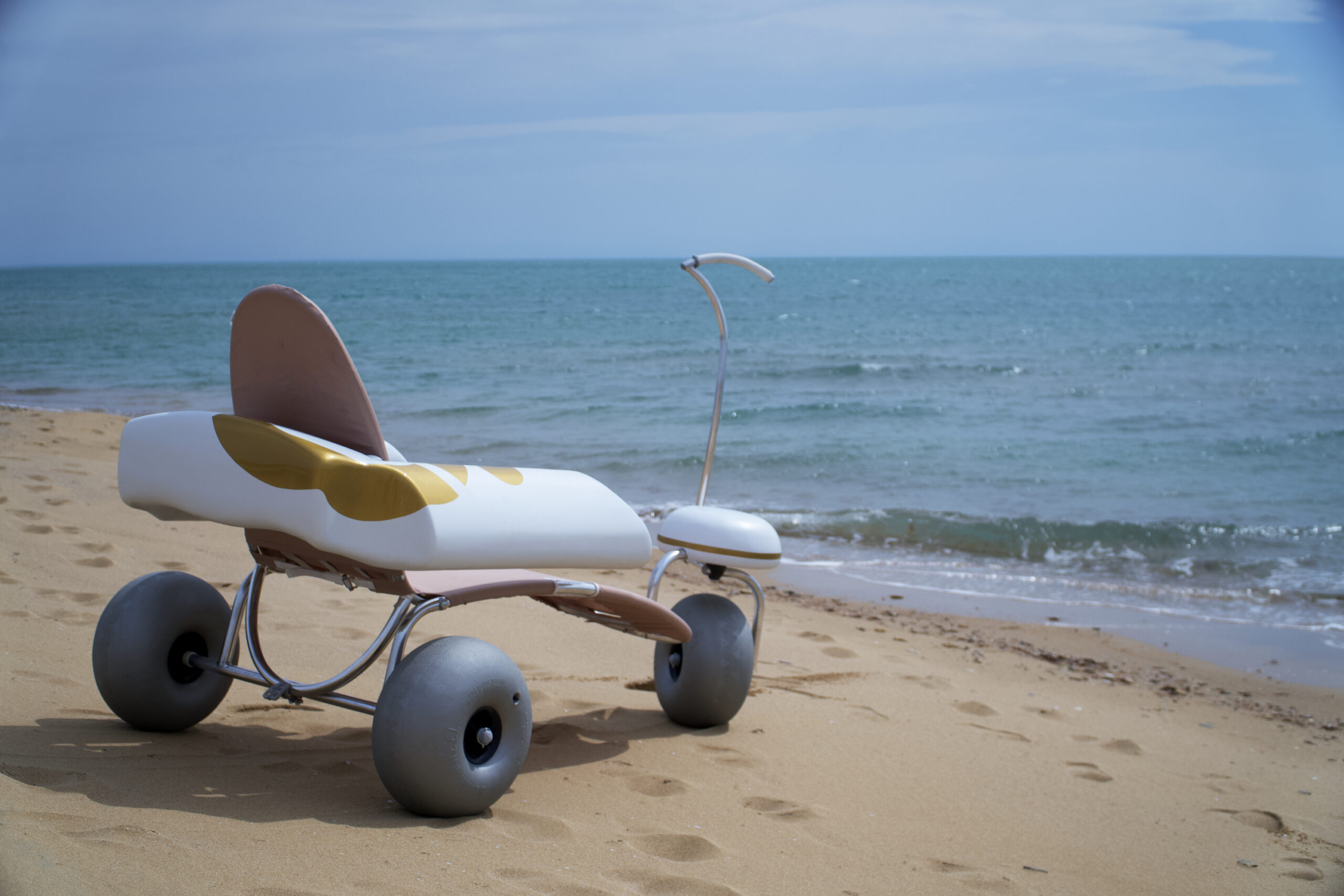 Доступный пляж - Пляжная коляска AKATA